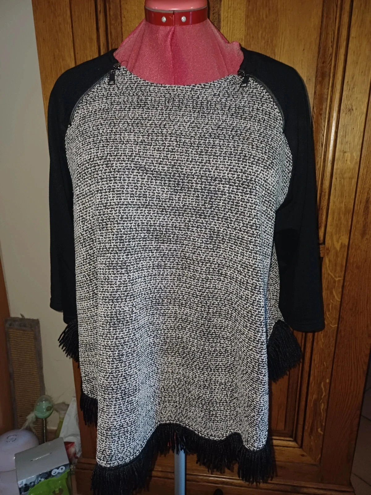 Pull gris et noir manches 3/4 taille 42 marque Mado et les autres